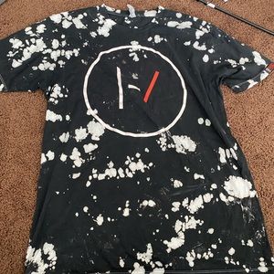 Twenty one pilots tee